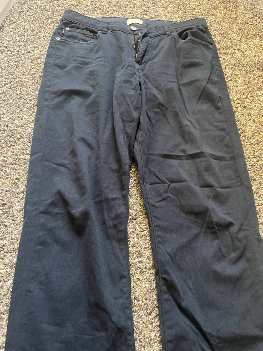 DL1961
Size 32x30 navy blue stretchy slim fit pants